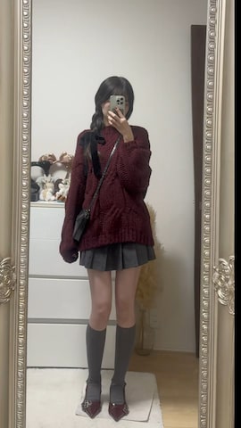 「アイテム（ヘアゴム）」を使った、Manaka さん（レディース・160cm）の秋コーディネート