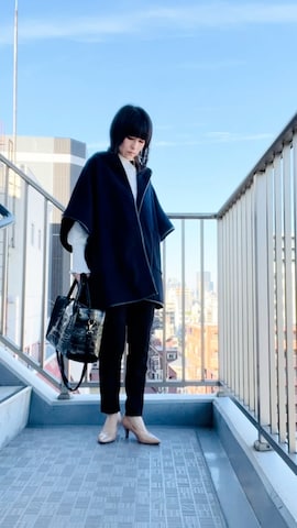 「アイテム（ポンチョ）」を使った、宮永 ミキさん（レディース・161cm・40代）の秋コーディネート