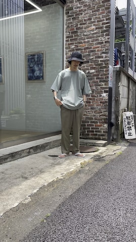 HENRY&HENRYのアイテムを使った須山さんのファッション動画