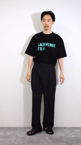 GLOSTERのシューズを使った須山さんのファッション動画