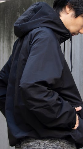 「アイテム（マウンテンパーカー）」を使った、須山さん（メンズ・177cm・30代）の冬コーディネート