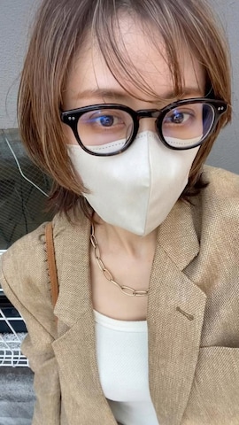 Laugoaのアイテムを使った金子三記(miki)さんのファッション動画
