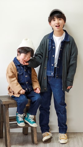 「アイテム（デニムジャケット）」を使った、Ｒ兄弟さん（キッズ・144cm）の冬コーディネート
