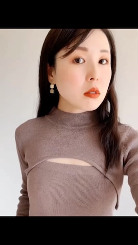 「アイテム（アイシャドウ）」を使った、高野 和さん（レディース・165cm・30代）の秋コーディネート