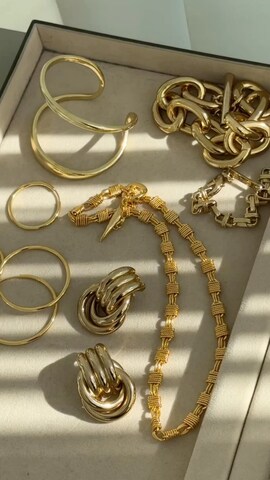 in moodのアイテムを使ったnatsuさんのファッション動画