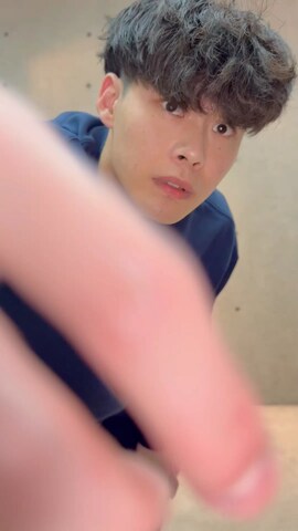 NEW BALANCEのスニーカーを使ったYUYAさんのファッション動画