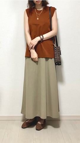 UNIQLOのTシャツ/カットソーを使ったcocona*さんのファッション動画