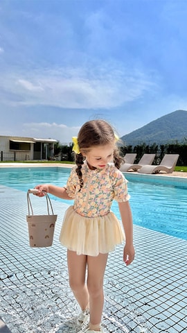 「アイテム（水着）」を使った、OSYAREVOさん（キッズ・100cm）の春コーディネート