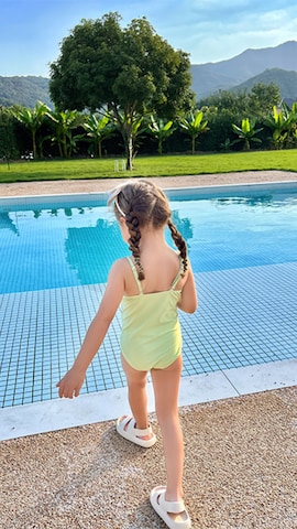 「アイテム（水着）」を使った、OSYAREVOさん（キッズ・100cm）の春コーディネート