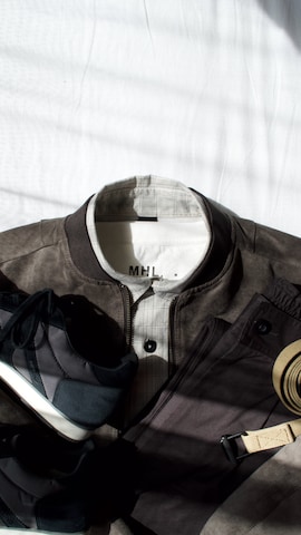 「MARGARET HOWELL（マーガレットハウエル）のアイテム」を使った、市川 昇さん（メンズ・169cm）の秋コーディネート