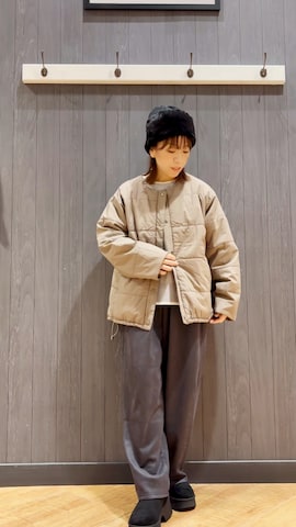 「SHOO・LA・RUE（シューラルー）のアイテム（ニットキャップ/ビーニー）」を使った、meiさん（レディース・153cm）の秋コーディネート