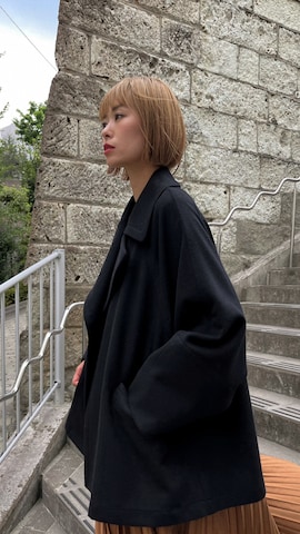 「アイテム（ピーコート）」を使った、吉田歩美さん（レディース・174cm）の夏コーディネート