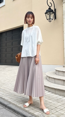 「アイテム（クラッチバッグ）」を使った、吉田歩美さん（レディース・174cm）の春コーディネート