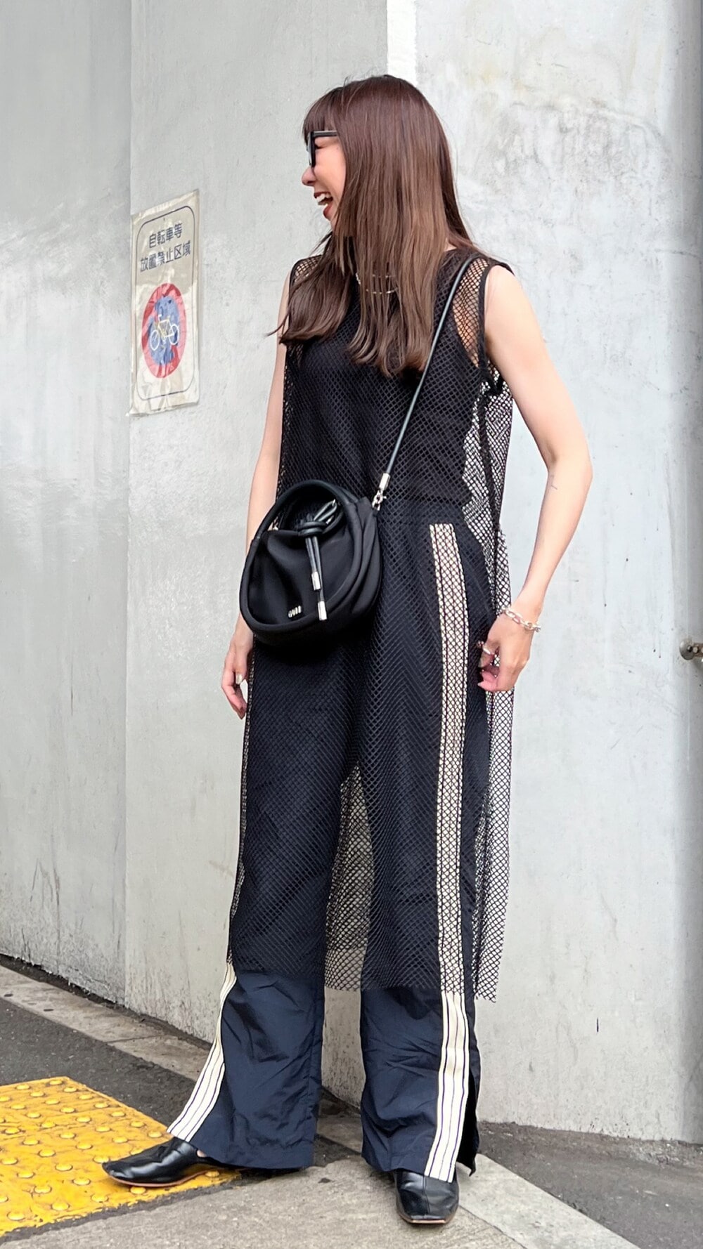 ✨美品✨メゾンスペシャル サイドラインナイロントラックパンツ 38 ブラック 黒 1686727076_1080.jpg