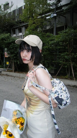 荒川ちかさんのファッション動画