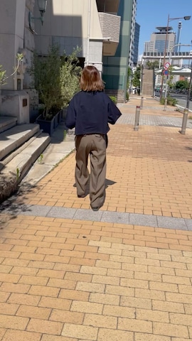 manonfripesのアイテムを使ったあさひさんのファッション動画