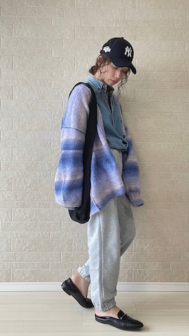 「アイテム（ローファー）」を使った、えばみ。さん（レディース・160cm）の秋コーディネート
