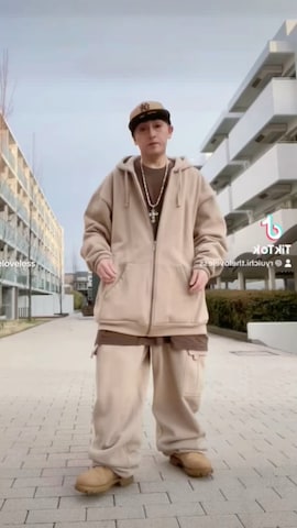 Doubleのパーカーを使った龍一 (The Loveless)®︎さんのファッション動画