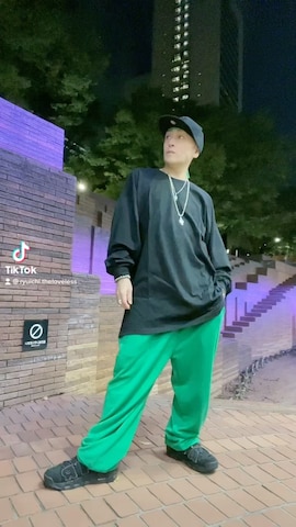 ヘアアクセサリーを使った龍一 (The Loveless)®︎さんのファッション動画