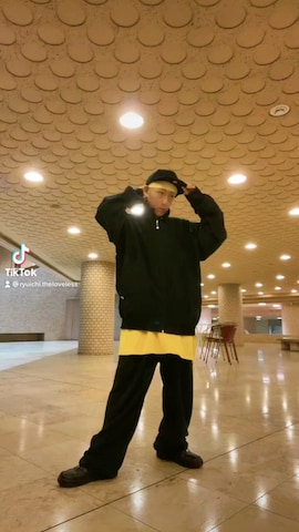 「アイテム（その他ヘアアクセサリー、イエロー系）」を使った、龍一 (The Loveless)®︎さん（メンズ・168cm）の秋コーディネート