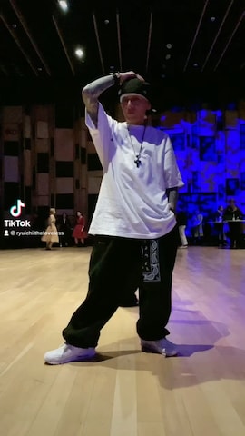 アナログ腕時計を使った龍一 (The Loveless)®︎さんのファッション動画