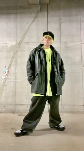 「アイテム（ヘアバンド）」を使った、龍一 (The Loveless)®︎さん（メンズ・168cm）の冬コーディネート