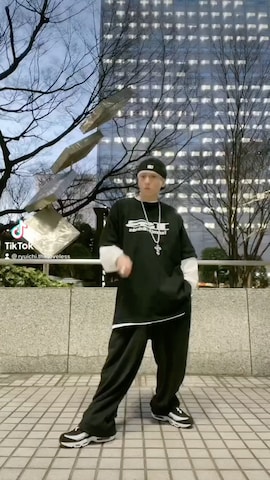 NIKEのスニーカーを使った龍一 (The Loveless)®︎さんのファッション動画