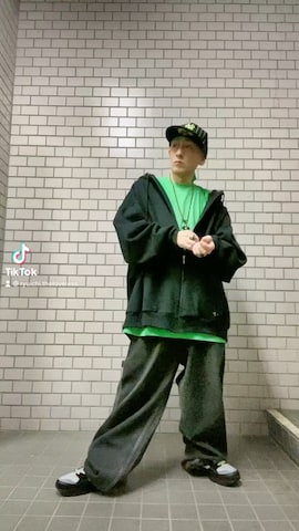 ヘアアクセサリーを使った龍一 (The Loveless)®︎さんのファッション動画