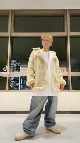 「アイテム（ムートンコート）」を使った、龍一 (The Loveless)®︎さん（メンズ・168cm）の冬コーディネート