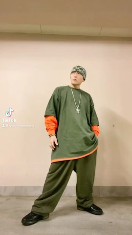 スウェットパンツを使った龍一 (The Loveless)®︎さんのファッション動画