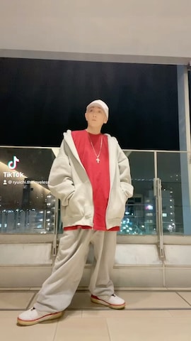 Doubleのパーカーを使った龍一 (The Loveless)®︎さんのファッション動画