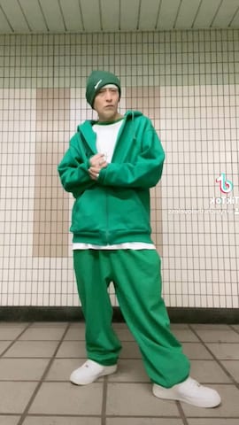 Doubleのパーカーを使った龍一 (The Loveless)®︎さんのファッション動画