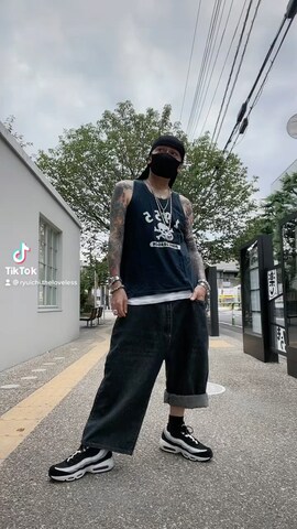 NIKEのスニーカーを使った龍一 (The Loveless)®︎さんのファッション動画