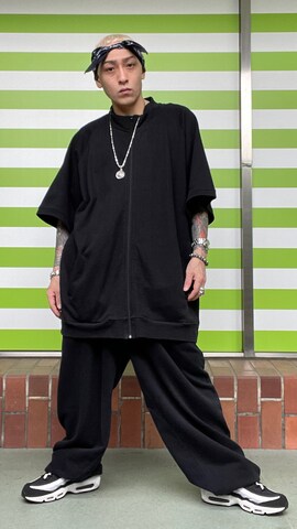 NIKEのスニーカーを使った龍一 (The Loveless)®︎さんのファッション動画