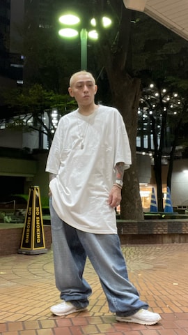 「アイテム（スマホケース/カバー）」を使った、龍一 (The Loveless)®︎さん（メンズ・168cm）の秋コーディネート
