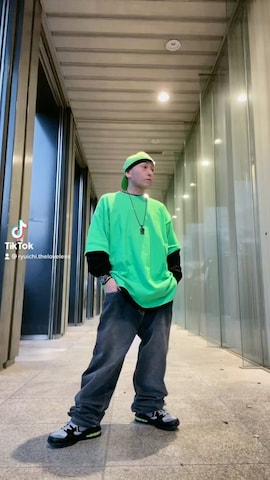 アナログ腕時計を使った龍一 (The Loveless)®︎さんのファッション動画