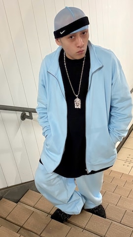 「アイテム（ヘアアクセサリー）」を使った、龍一 (The Loveless)®︎さん（メンズ・168cm）の秋コーディネート