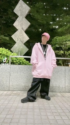 Doubleのパーカーを使った龍一 (The Loveless)®︎さんのファッション動画