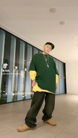 「アイテム（その他ヘアアクセサリー、イエロー系）」を使った、龍一 (The Loveless)®︎さん（メンズ・168cm）の秋コーディネート