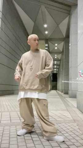 Doubleのスウェットを使った龍一 (The Loveless)®︎さんのファッション動画