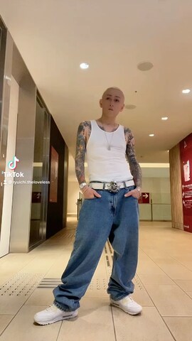 「Ed Hardy（エドハーディー）のアイテム（その他）」を使った、龍一 (The Loveless)®︎さん（メンズ・168cm）の夏コーディネート