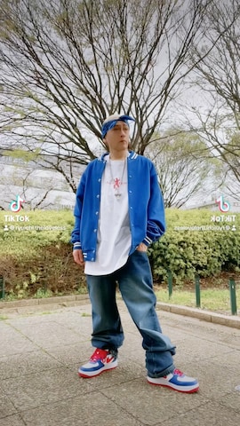 「アイテム（スタジャン）」を使った、龍一 (The Loveless)®︎さん（メンズ・168cm）の春コーディネート