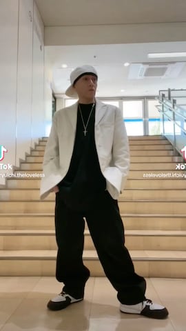 Doubleのジャケット/アウターを使った龍一 (The Loveless)®︎さんのファッション動画