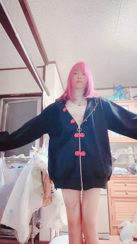 REFLEMのトップスを使った神奈さんのファッション動画