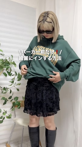 「アイテム（パーカー）」を使った、おしゃれ豆知識💡のSERINAさん（レディース・164cm）の秋コーディネート