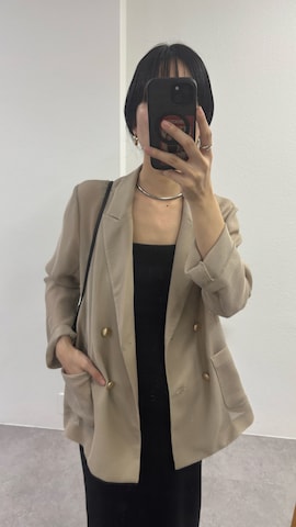 「アイテム（その他アウター）」を使った、Akane.Nさん（レディース・167cm）の春コーディネート