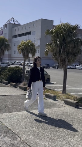 UNIQLOのスラックスを使ったmiisuuzuukiiさんのファッション動画