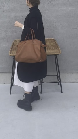 「THE ROW（ザロウ）のTHE ROW Zipped Boot I（ブーツ）」を使った、miisuuzuukiiさん（レディース・162cm）の秋コーディネート