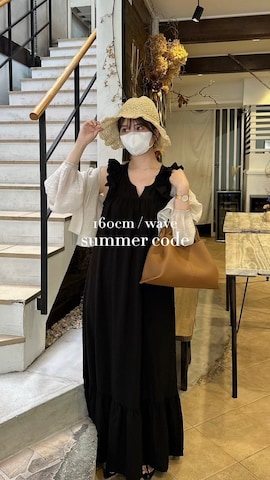 ボリュームギャザーフリルオフショルブラウスを使った人気ファッション