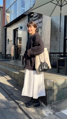 WILLFULLYのスカートを使ったayaさんのファッション動画